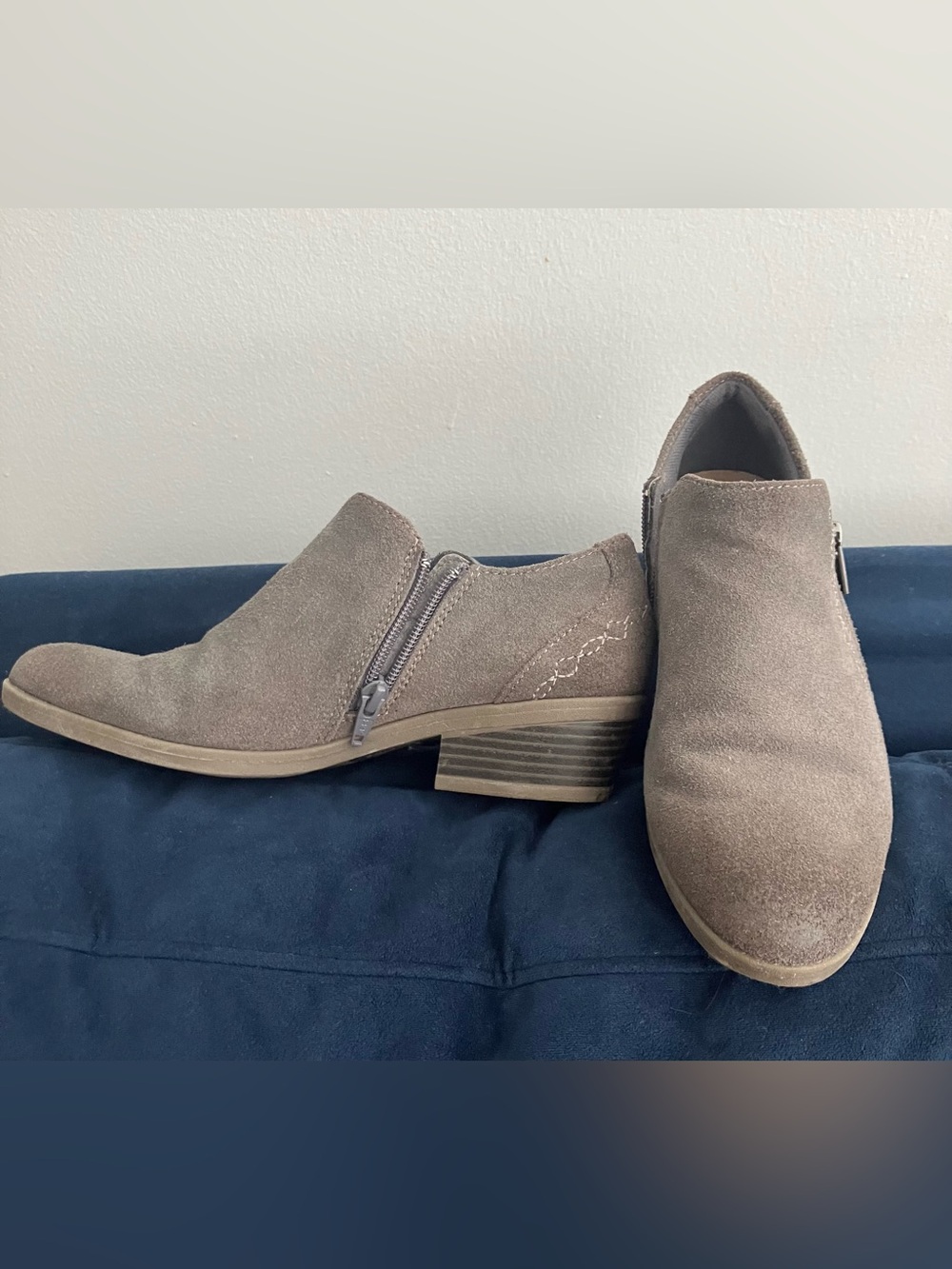 Earth Origins Collette Caitlyn Shootie Suede Bootie Gray